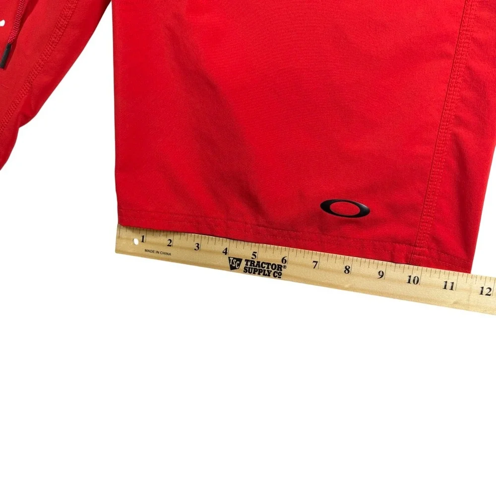 Oakley Mens Red Board Shorts Regular Fit Cargo Pocket Swim Trunks Size 36